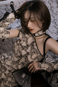 《苹果》